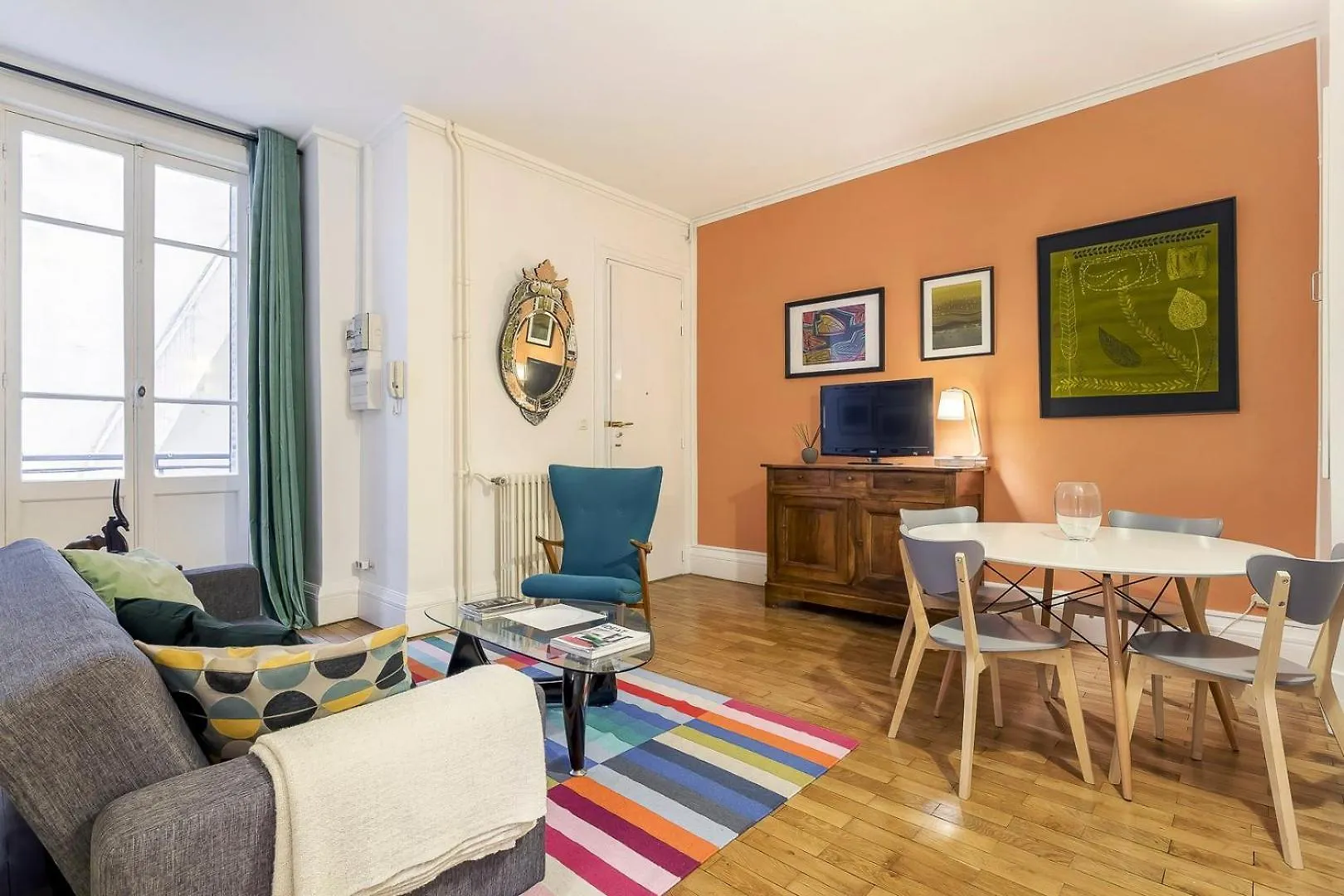 Republique - Meuble Calme Sur La Presqu'Ile Apartment